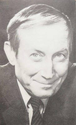 [Евтушенко Е., автограф]. Евтушенко Е. Стихотворения. М.: Современник, 1988.